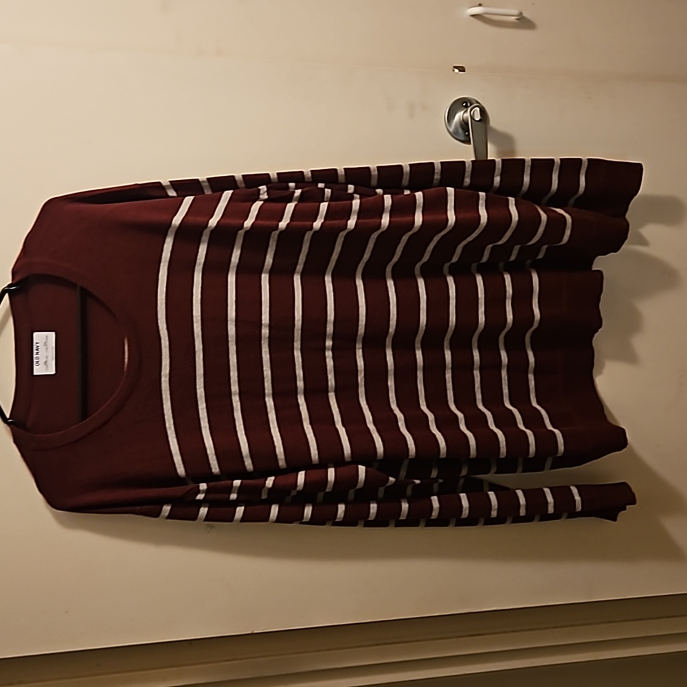 Old navy sweatshirt